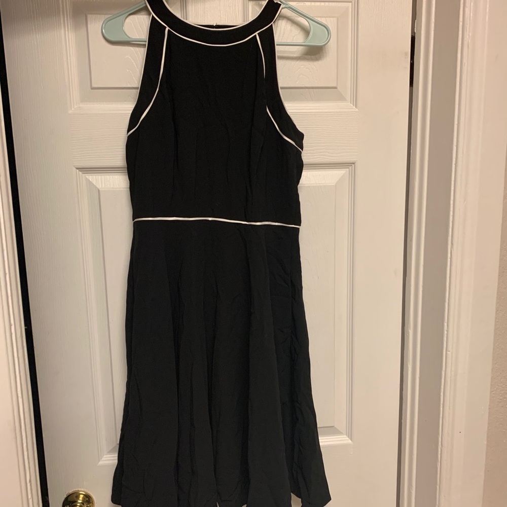 Dress - Picture 4 of 4
